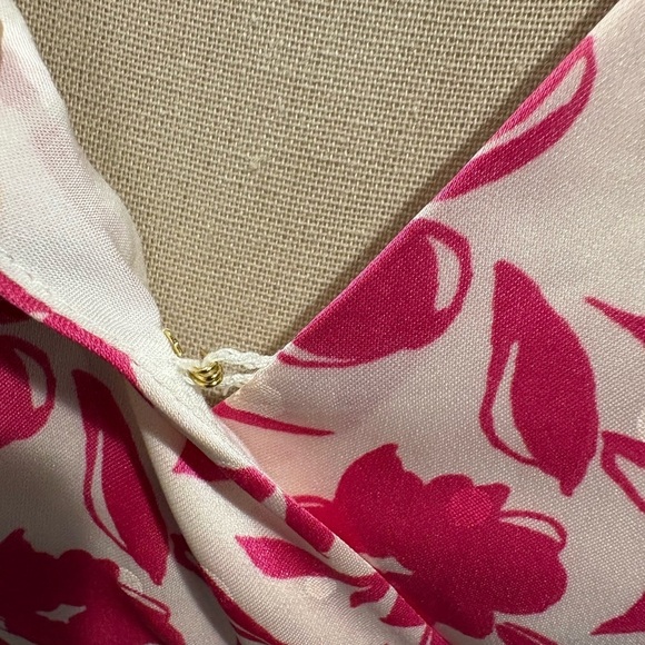 Elegant Pink & White Midi Dress with Flora Detail - Picture 5 of 8